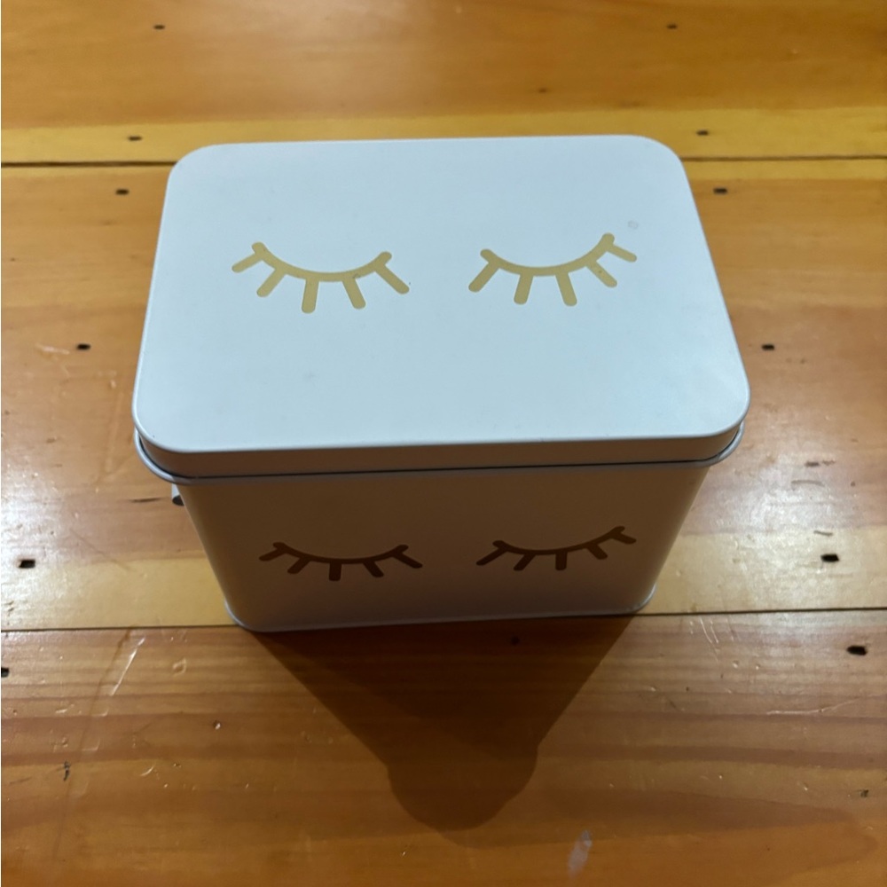 Cute stylish makeup organizer